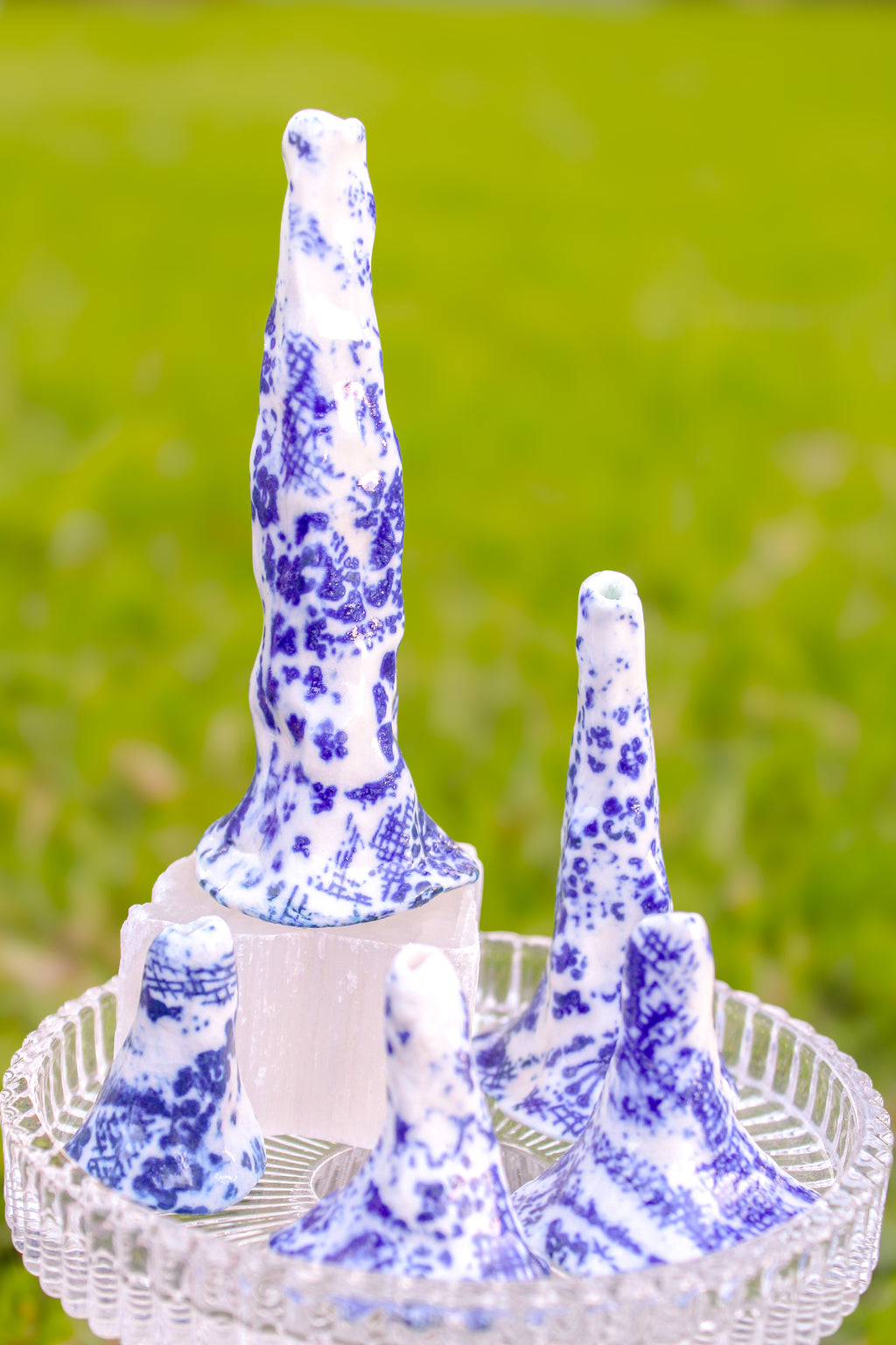 Tara Porcelain Bud Vase in Navy