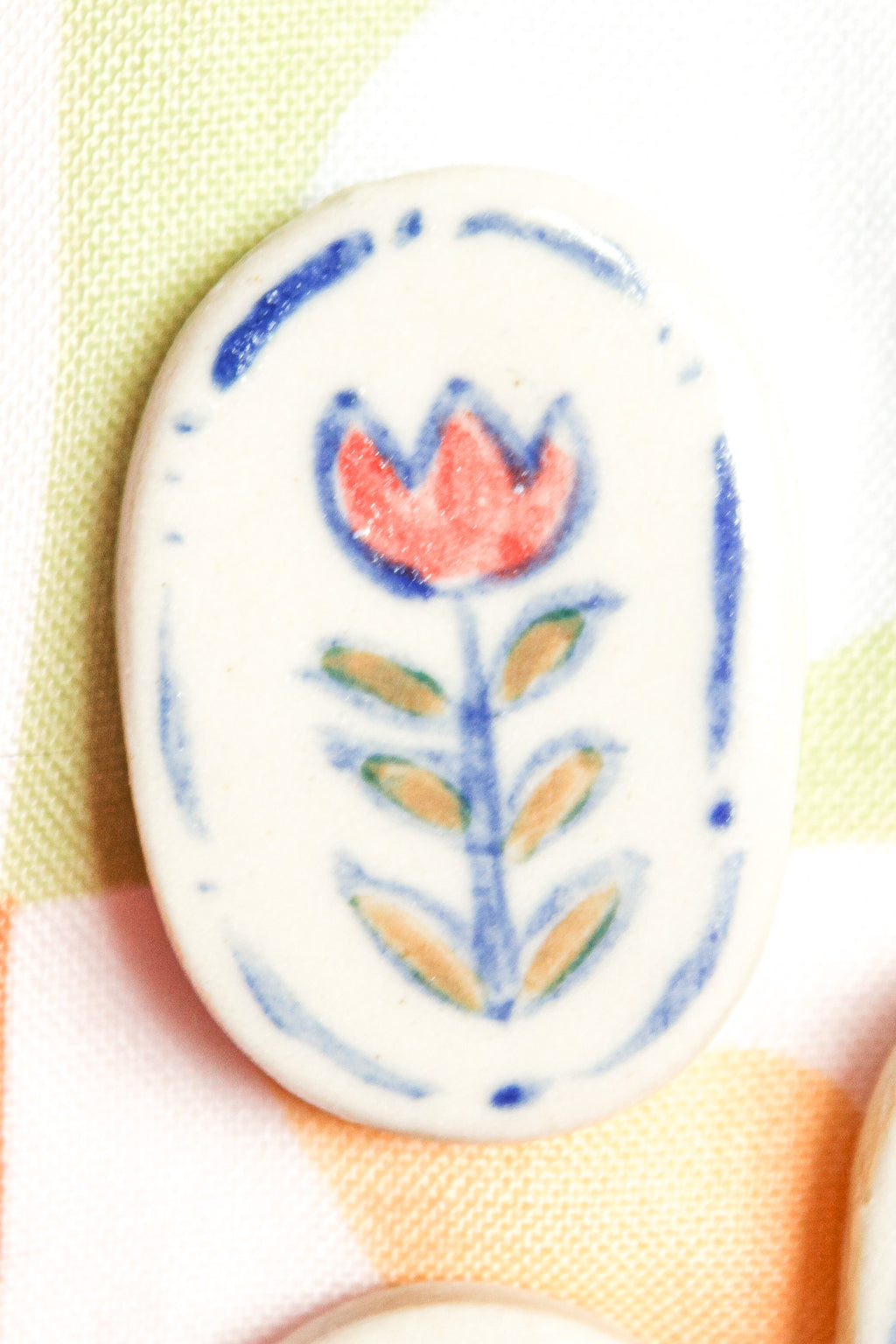 Isadora Oval Ceramic Magnet in Tulip