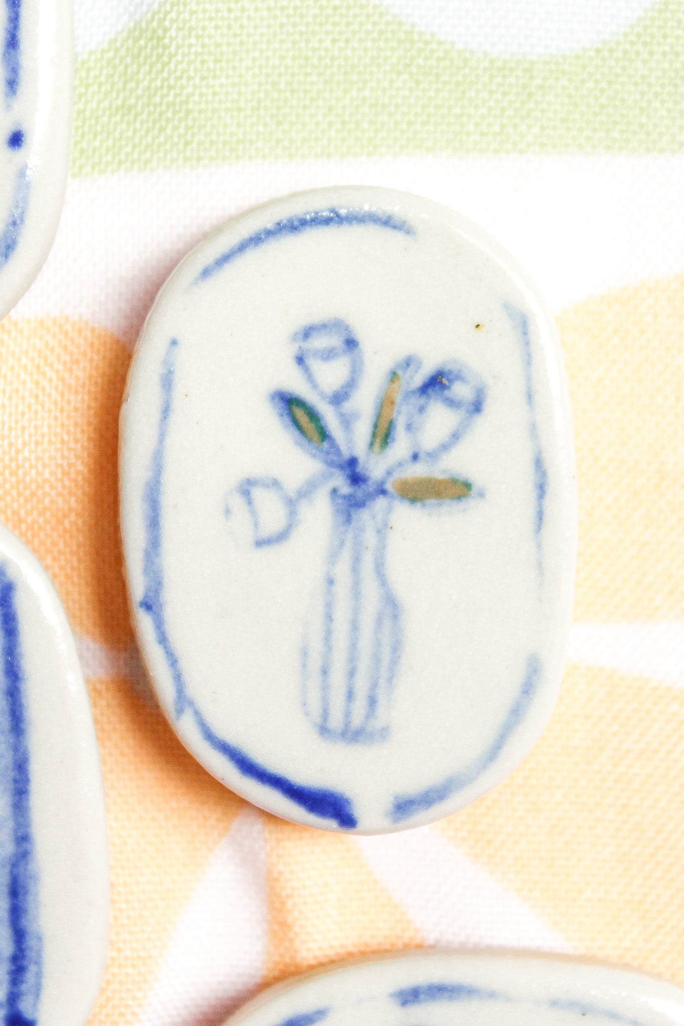 Isadora Oval Ceramic Magnet in Bouquet