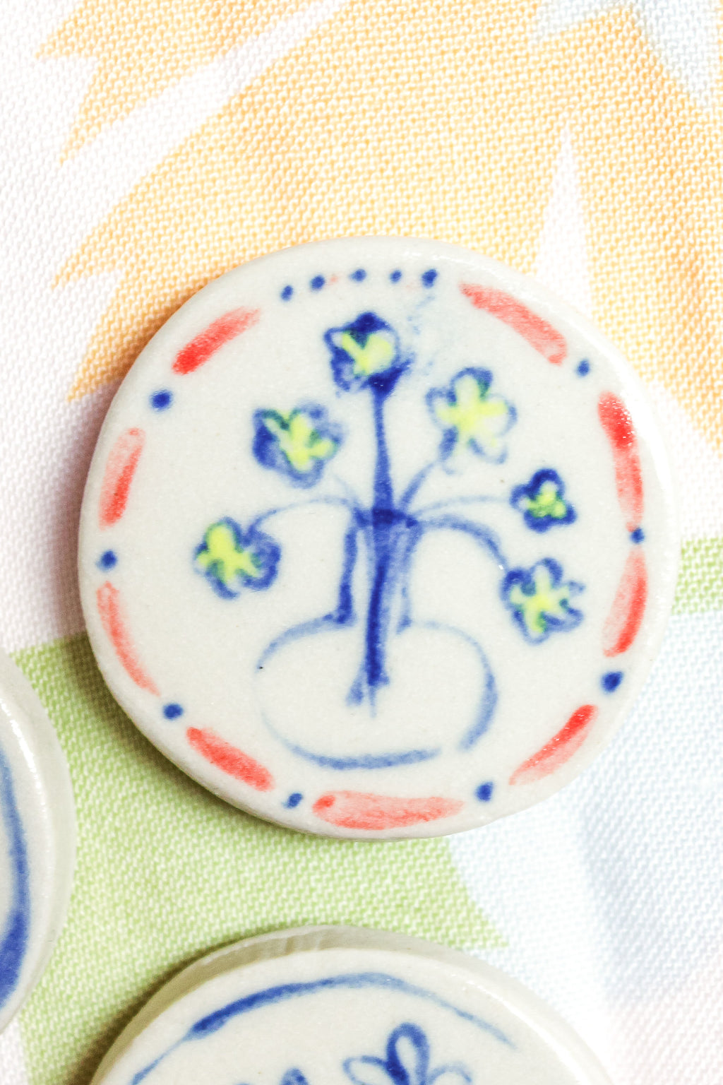 Clara Round Magnet in Bloom
