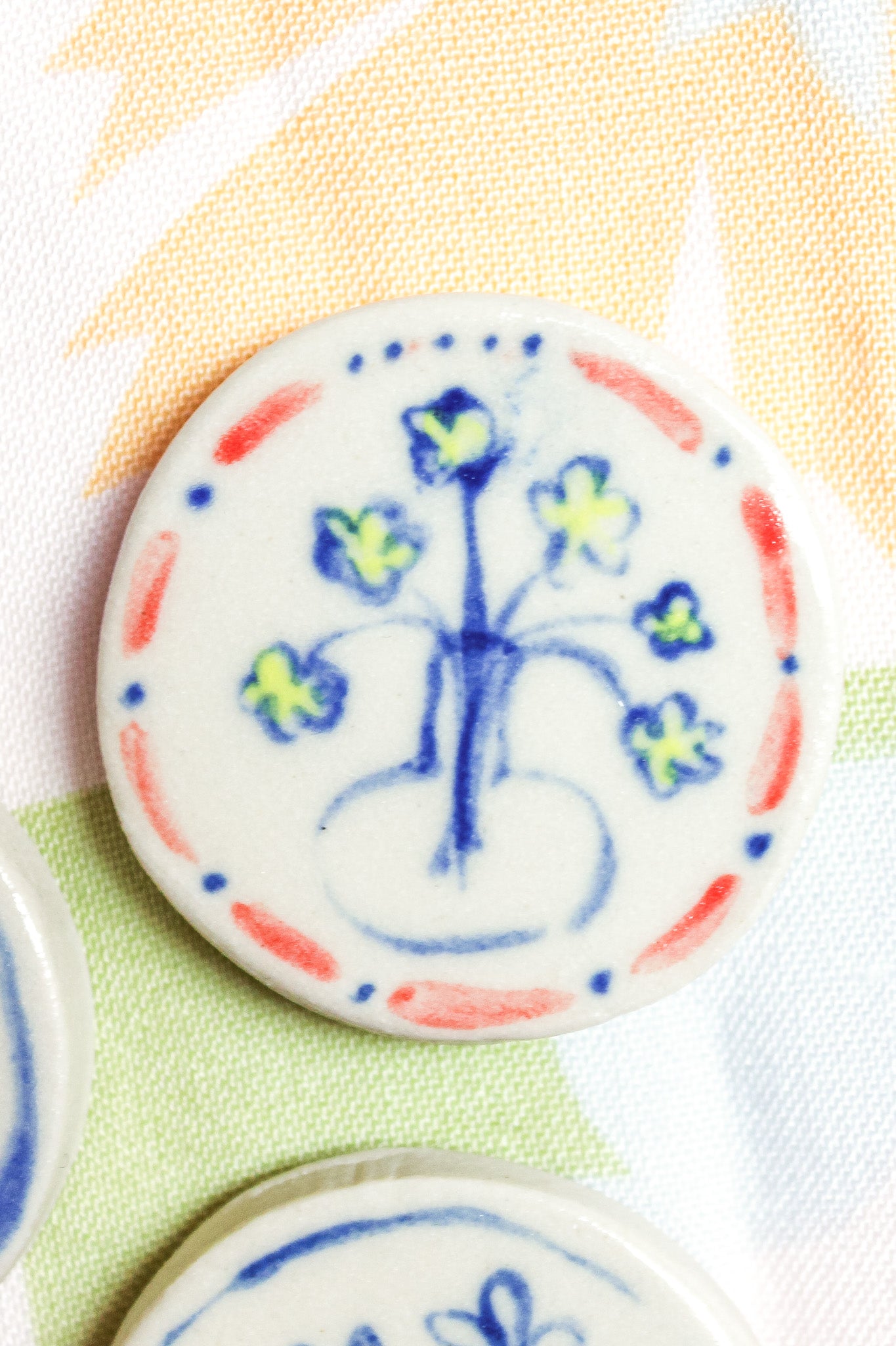 Clara Round Magnet in Bloom