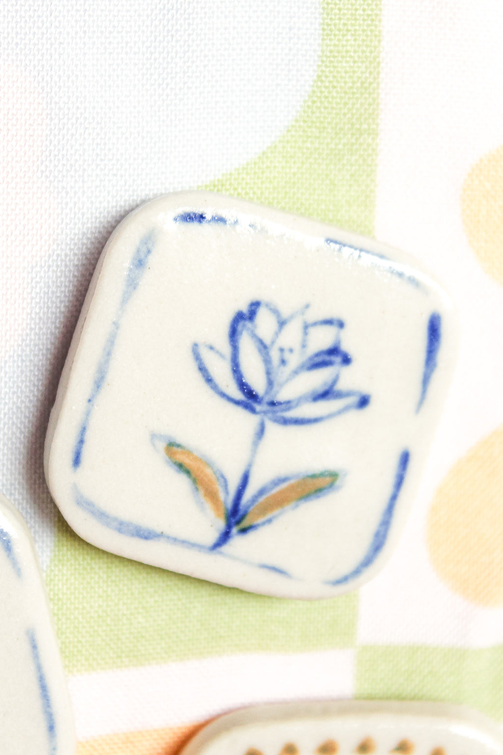 Emilia Rounded Square Ceramic Magnet in Botanica