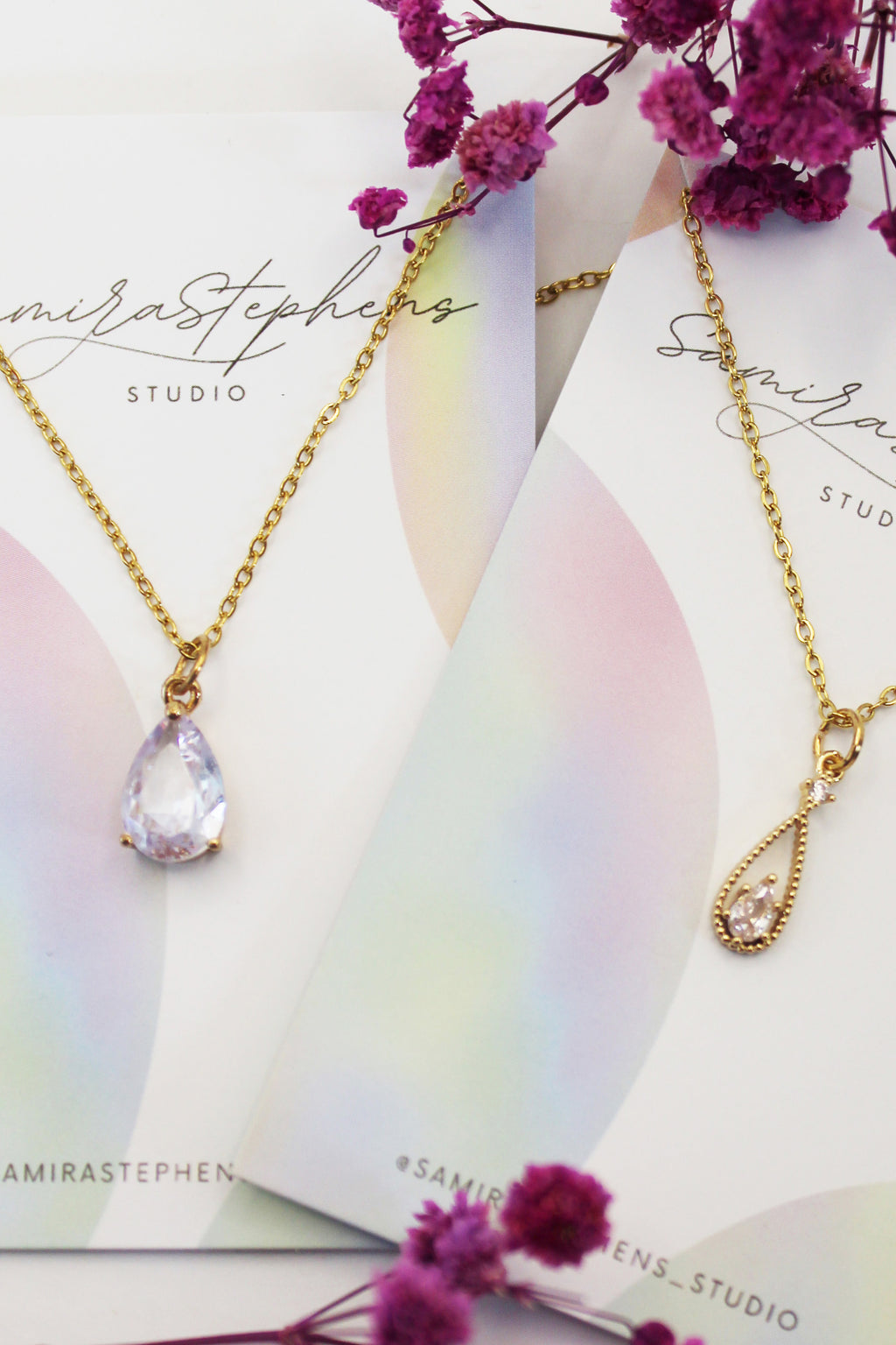 Sara Gold Teardrop Pendant Necklace
