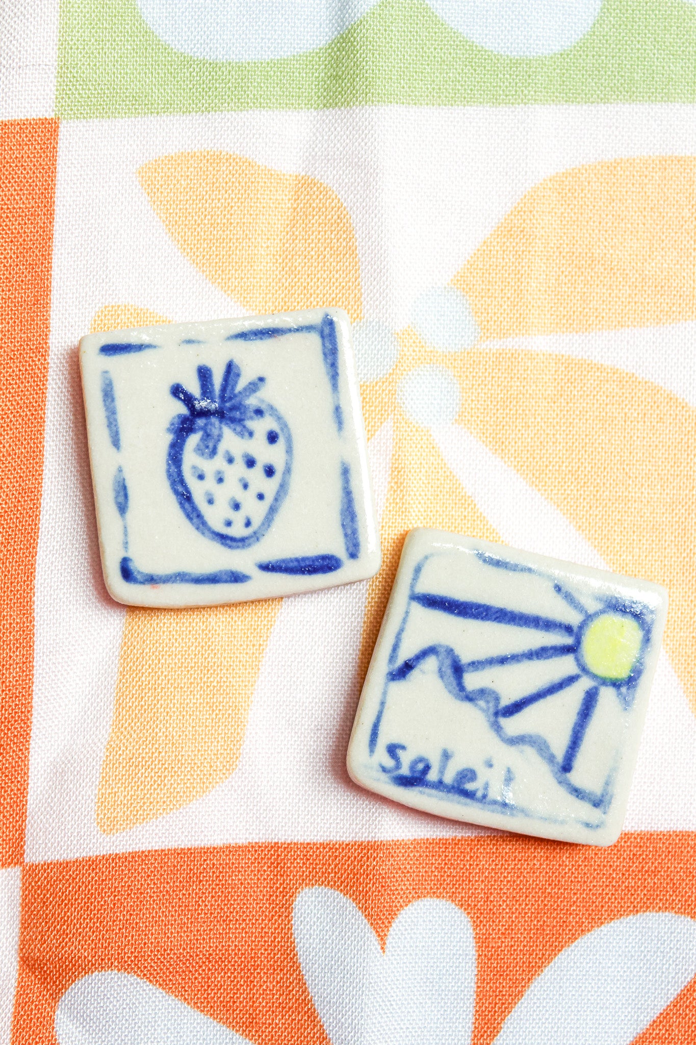 Mila Square Ceramic Magnet in Soleil