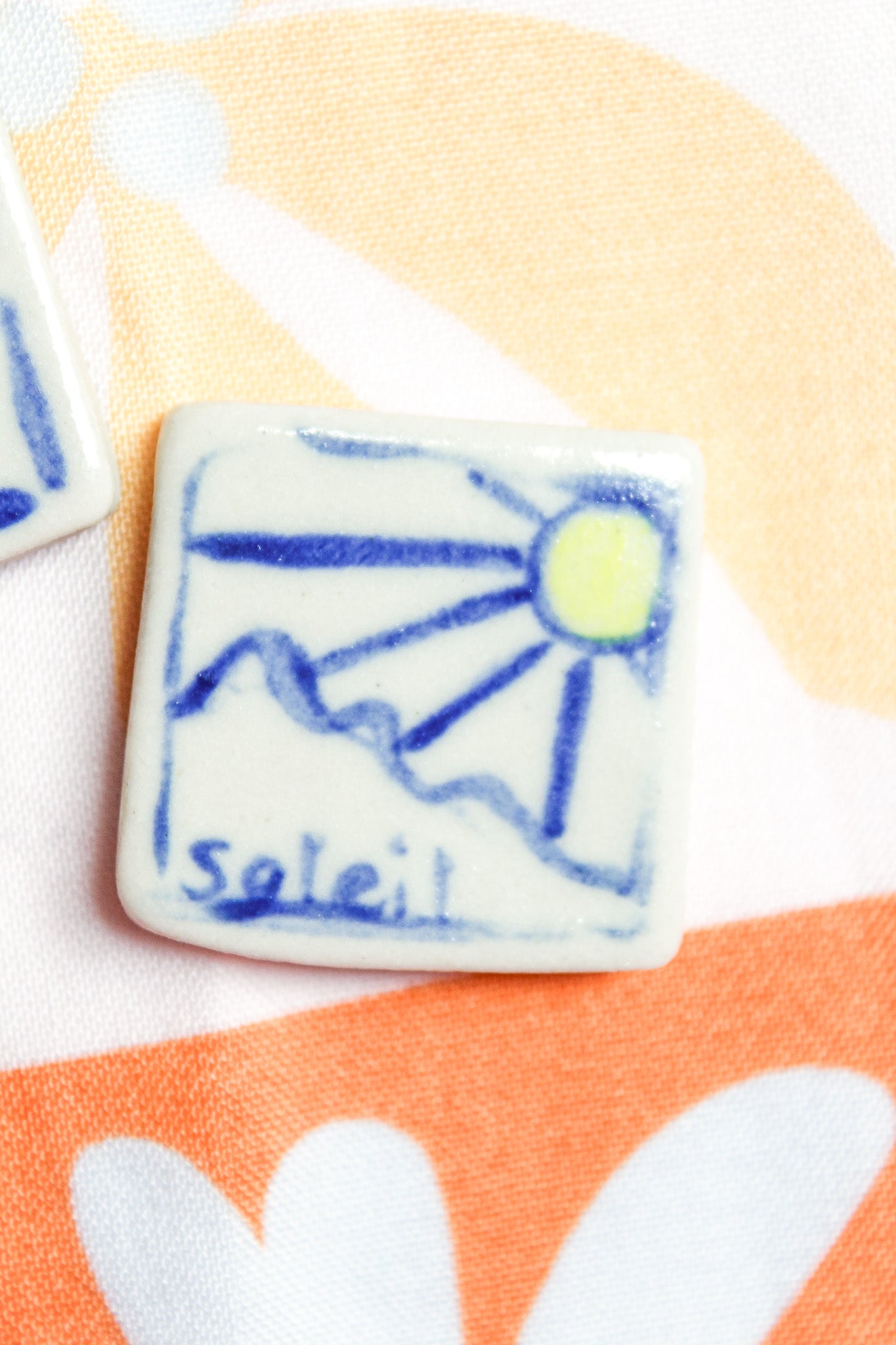 Mila Square Ceramic Magnet in Soleil